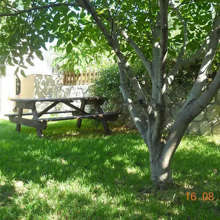 Delfinia Apartman Vlaháta